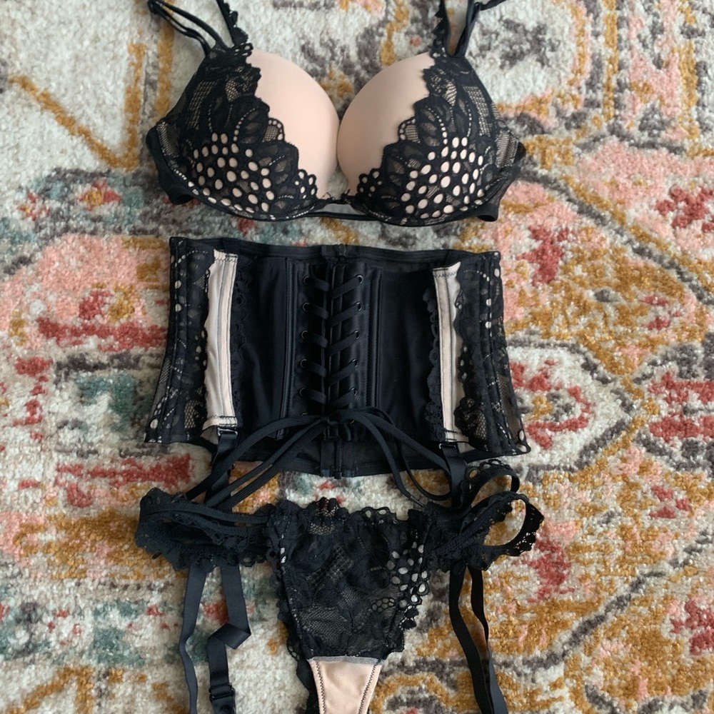 VS Very Sexy Push Up Corset Set